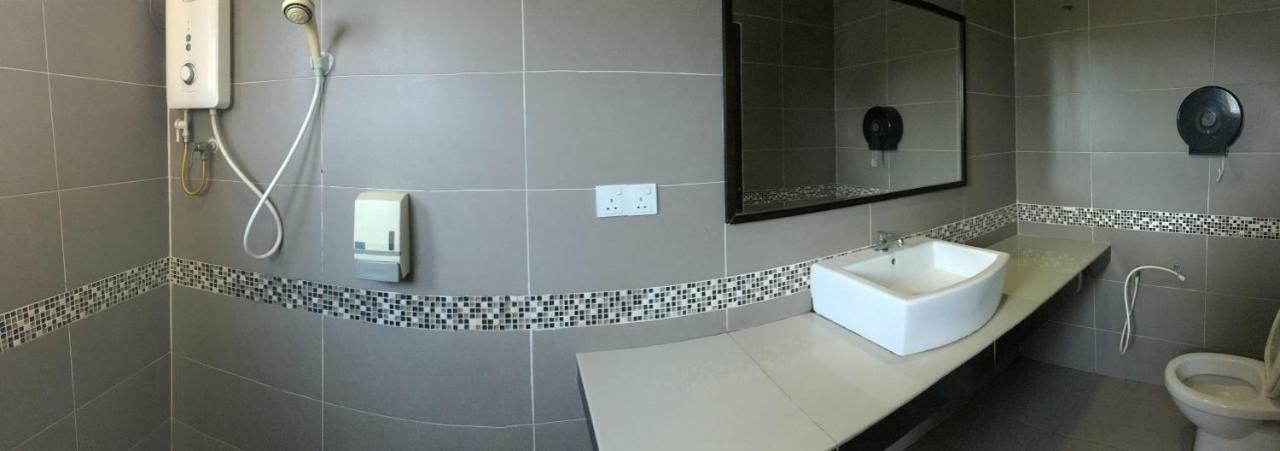 Pantai Guesthouse Куантан Екстериор снимка